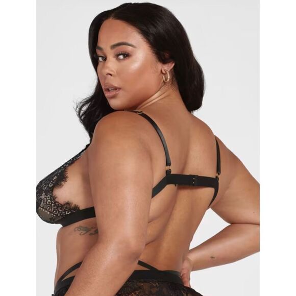 Fashion to Figure Amber Strappy Floral Lace Bra - Picture 7 of 8